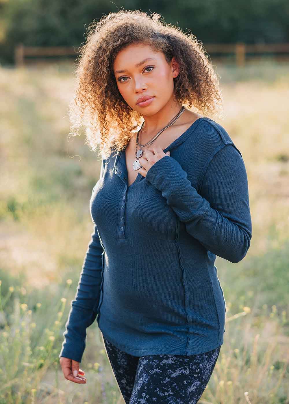 Zelda Tee in Organic Cotton & Bamboo - Image 9